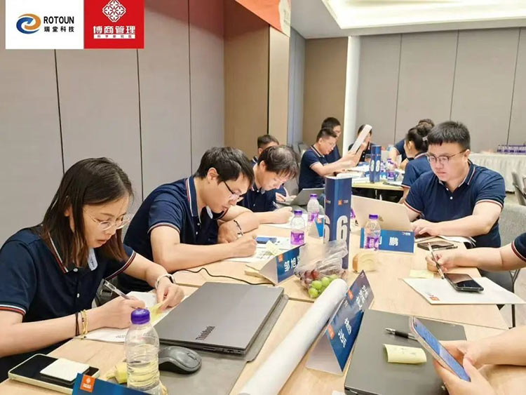 Tim manajemen perusahaan kami melakukan sesi pelatihan berjudul 
